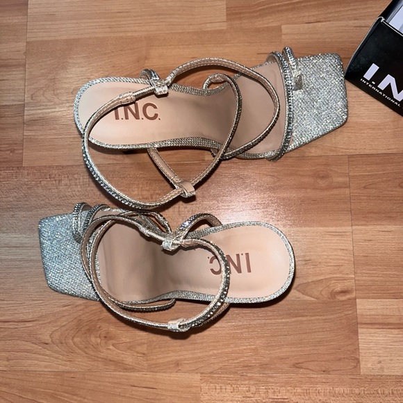 FREE SHIPPING ‼️BRAND NEW IN BOX- NEVER WORN EVENING HEELS FOR WOMEN 👠 SIZE 8 - Picture 13 of 16